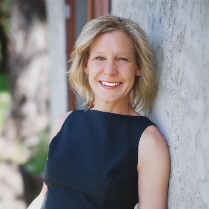 Dr. Jennifer Schneider