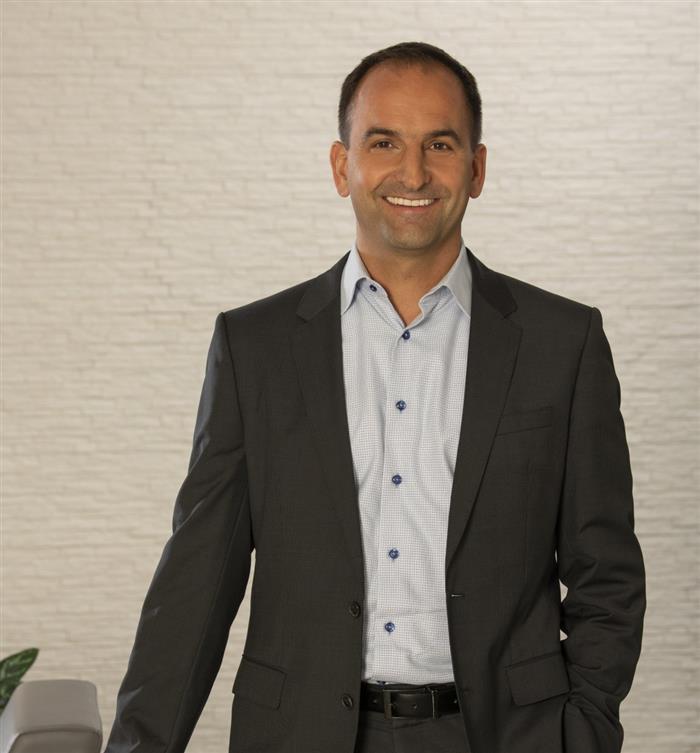 Mr. Mischa M. Reis