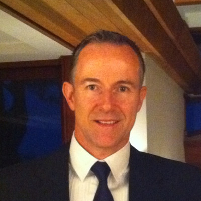 Dr. Laurent  Fischer