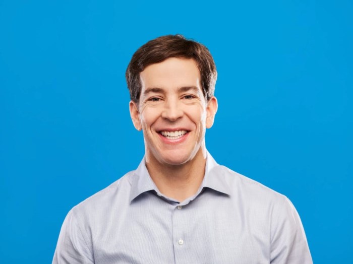 Mr. Todd McKinnon